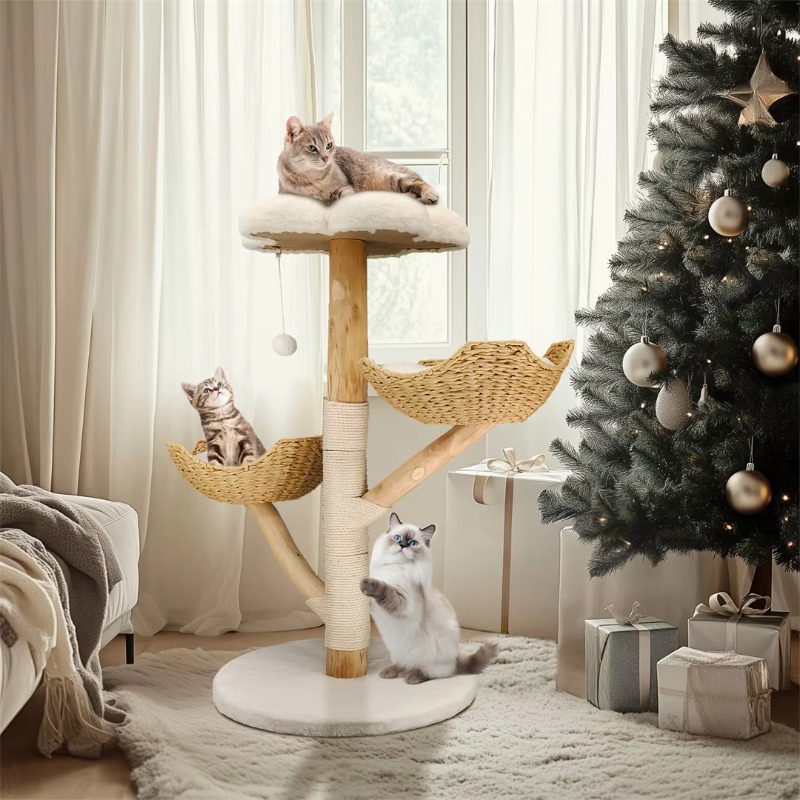 Cat Scratching Post Sisal Tree Tower - 高さ110cmの無垢材製キャットタワー。室内猫の遊び場として最適な、モダンなデザインのキャットアクティビティ家具。サイザル麻製の爪とぎ付き。