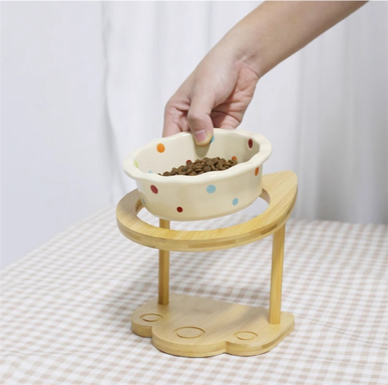 可愛い傾斜式猫用ボウル、竹製木製スタンド付きセラミック製フィ - Elevated Ceramic Cat Bowls Tilted Food のレビューと価格